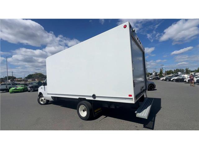 2022 Ford E-450 Cutaway Base (Stk: 25421) in Sudbury - Image 6 of 21