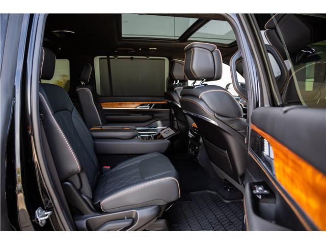 2022 Jeep Grand Wagoneer Series III (Stk: MU269) in London - Image 42 of 49