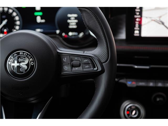 2024 Alfa Romeo Tonale PHEV Veloce (Stk: 24039) in London - Image 16 of 33